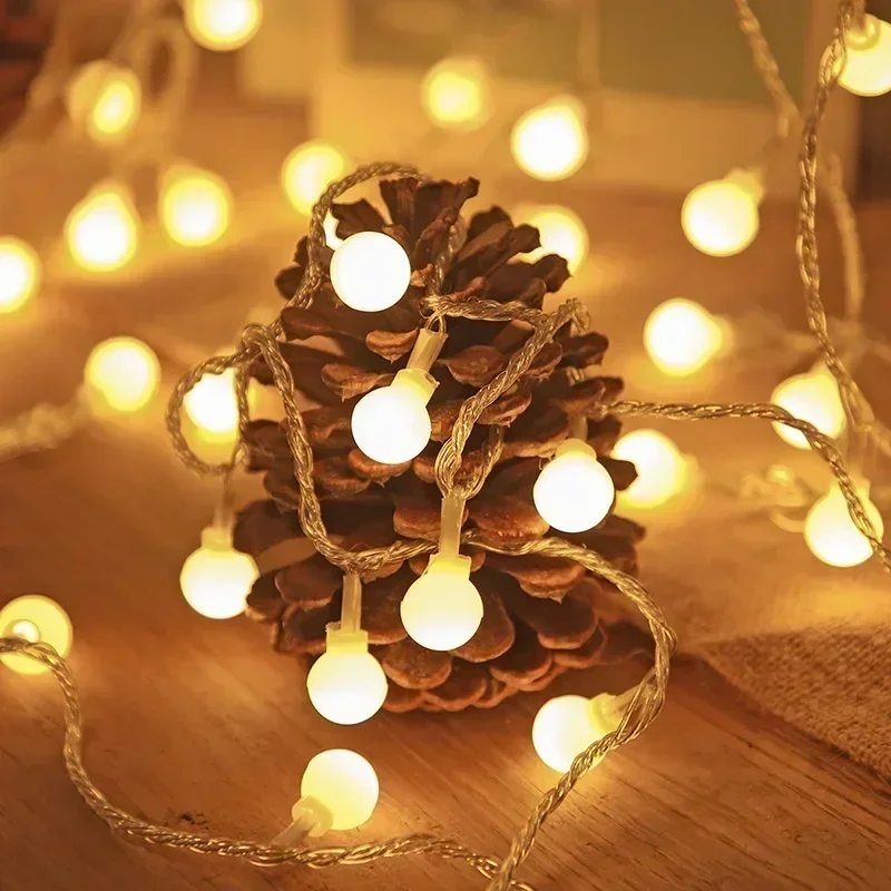 Battery Powered White Ball String Lights, Wedding Garland Lamp for Garden, Room, Christmas and New Year