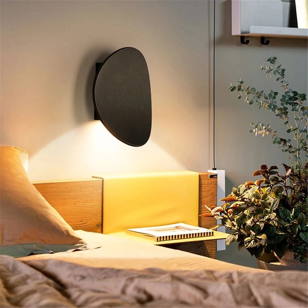 Modern Aluminum LED Wall Lamp for Cozy Indoor Spaces