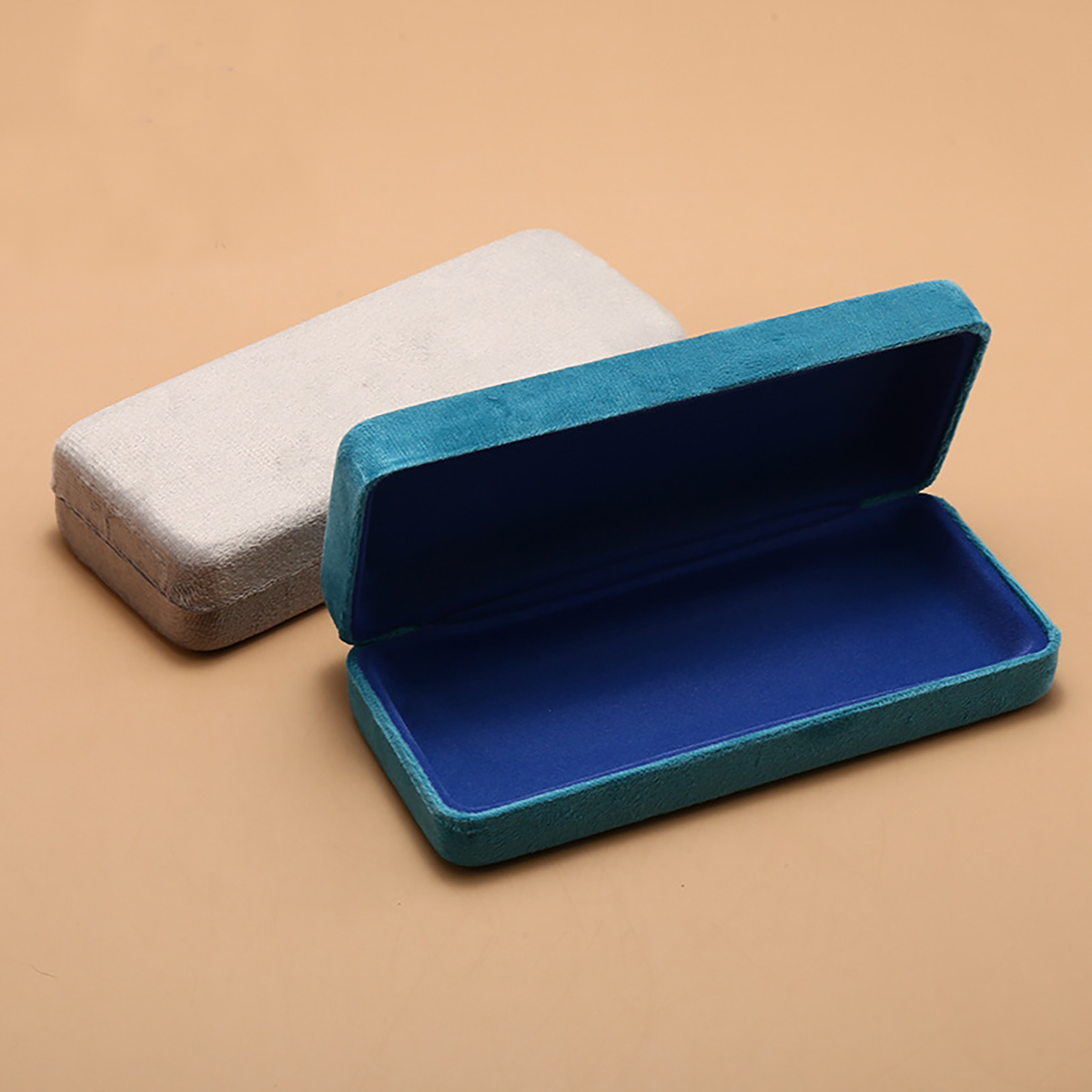 Velvet Leather Glasses Case, Eyeglass Case, Portable Sunglasses Storage Box for Men and Women, Retro Eyewear Holder