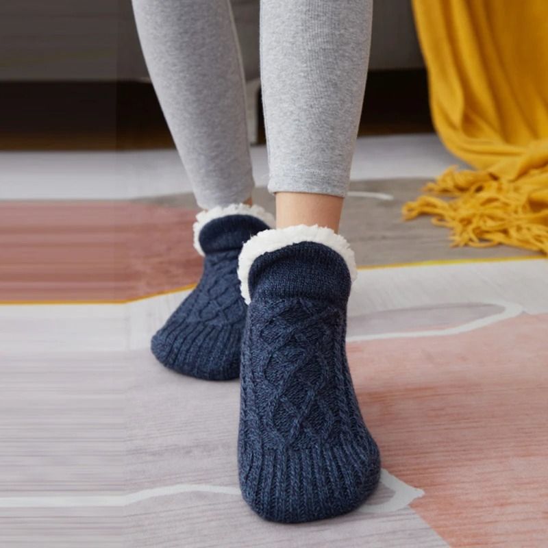 Mens Plush Thermal Slipper Socks with Non-Slip Grips