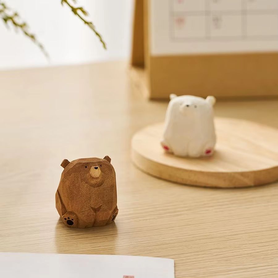 Cute Mini Wooden Bear Figurine – Hand-Carved Solid Wood Polar Bear Ornament for Table Decor and Kids Gifts
