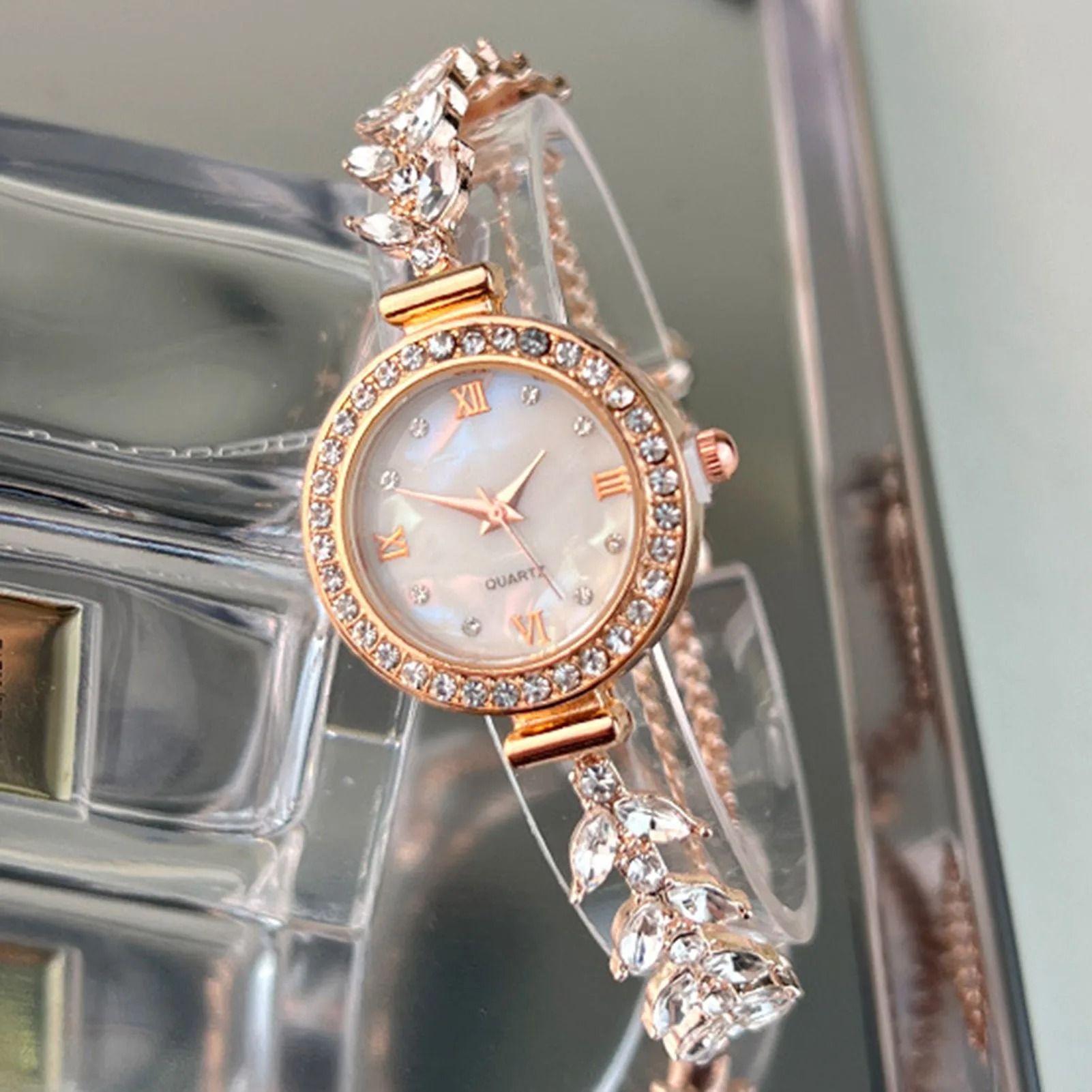 Women's Diamond Inlaid Quartz Crystal Wristwatch