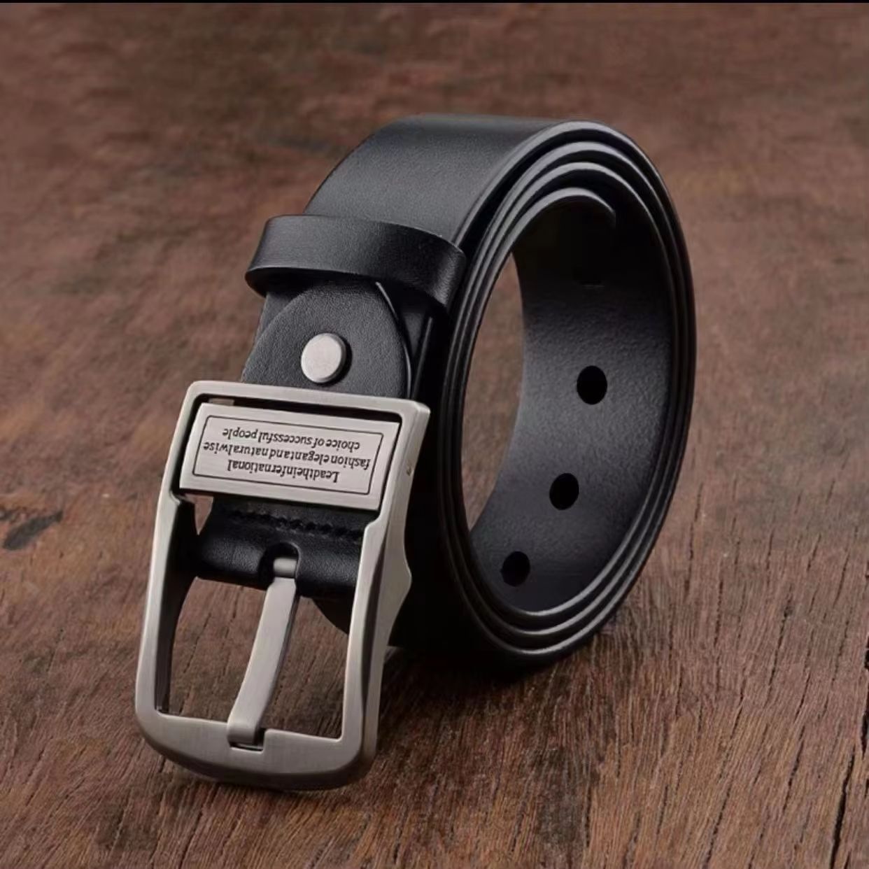 Genuine Leather Cowhide Mens Belt with Metal Alloy Buckle for Casual and Business Wear