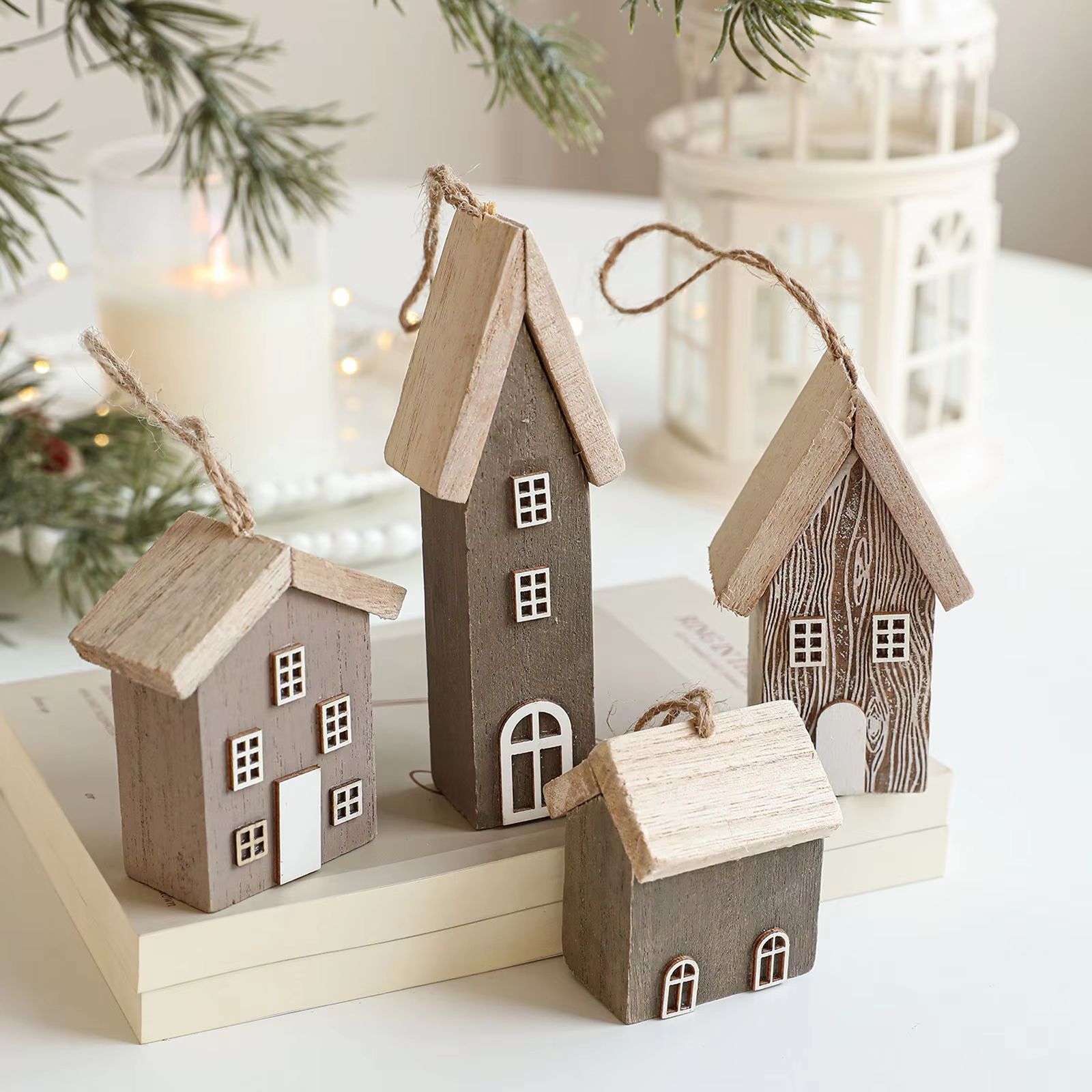 Rustic Wooden Christmas House Pendant – Cozy Mini Cabin Tree Ornament