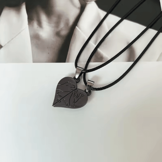 HeartbeatUnion Magnetic Couple Pendant Necklace – Electrocardiogram Heart Jewelry Gift Set