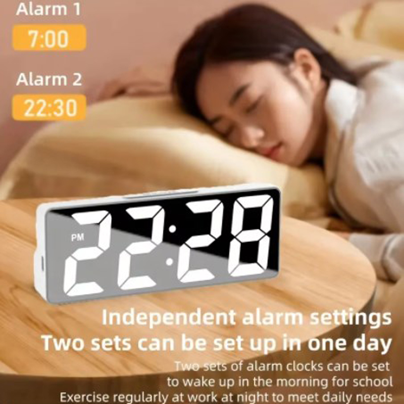 Electronic Desktop LED Clock, Living Room Bedroom Alarm Clock with Temperature Display and Adjustable Brightness