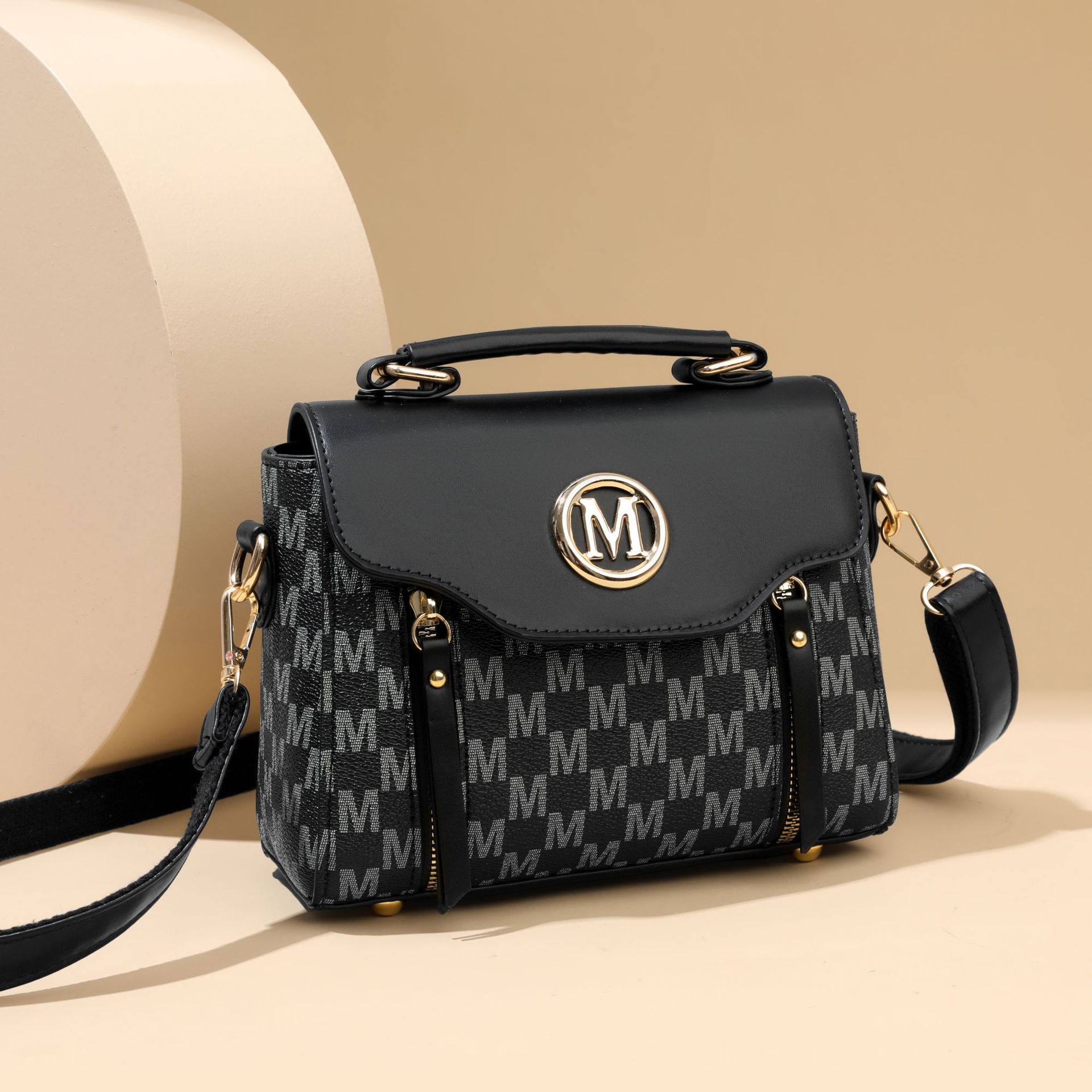 Classic Retro Handbag for Women Stylish Shoulder Messenger Bag for Daily Use Travel and Shopping