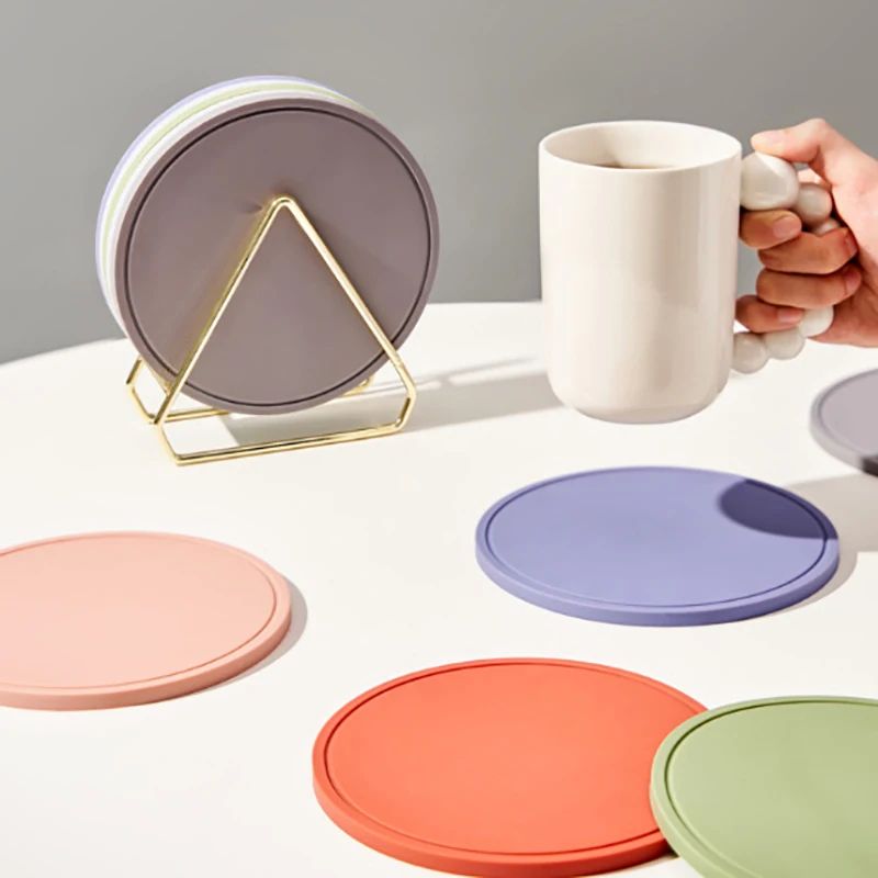 Minimalist Iron Coaster Holder & Trivet Storage Rack – Triangle Metal Stand
