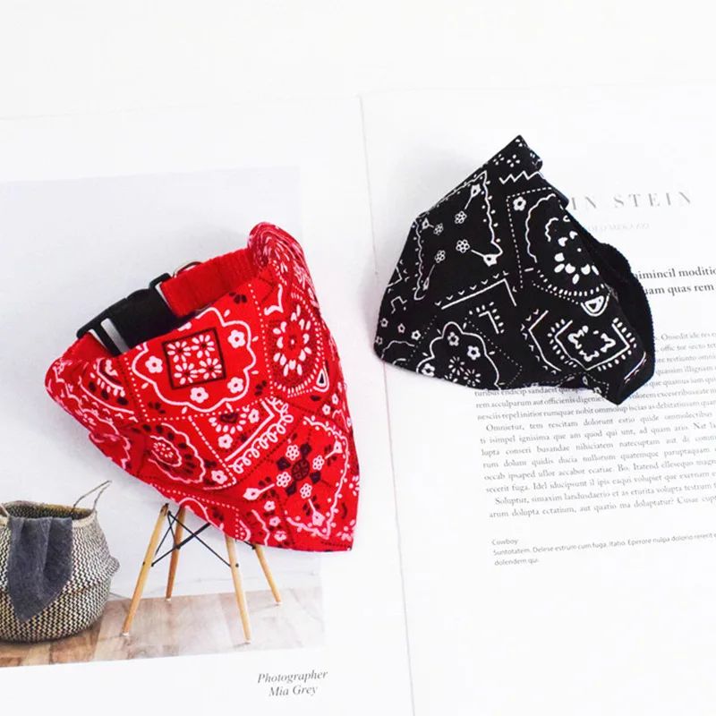 Adjustable Pet Triangle Bandana – Cute Printed Dog & Cat Saliva Scarf with Collar Strap