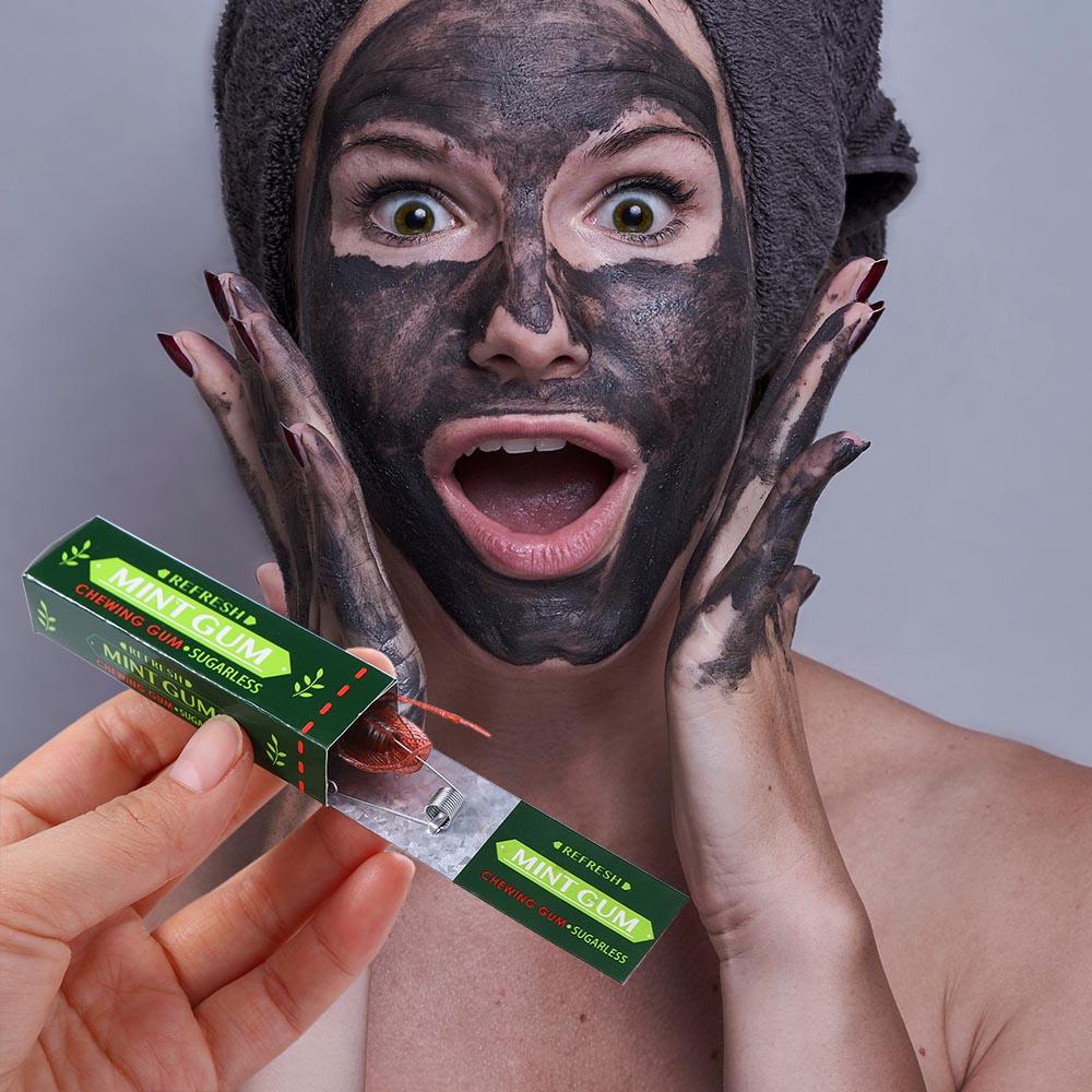 Simulation Prank Trick Toy Fake Chewing Gum Shocking Cockroach Spoof Toy for April Fools Day Fun