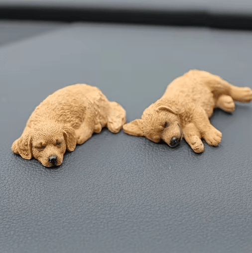 Golden Retriever Resin Car Ornament – Cute Puppy Figure for Dashboard & Tabletop Decor