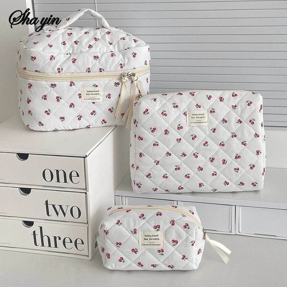 Quilted Berry Makeup Bag Large Capacity Travel Toiletry Organizer, Cute Ins Style Cosmetic Pouch for Girls & Daily Use
