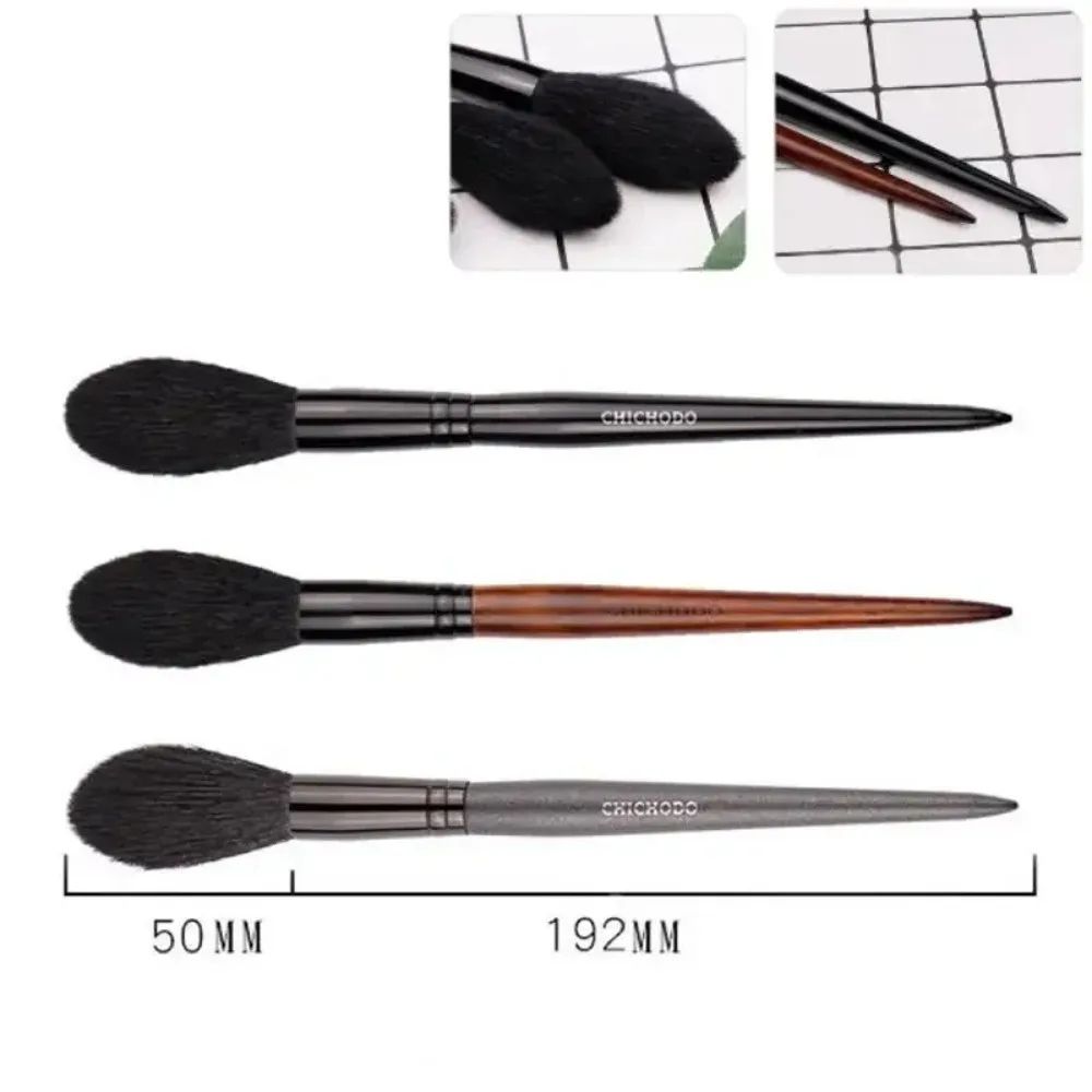 Professional Goat Hair Makeup Brush for Blush Highlighter and Seamless Blending
