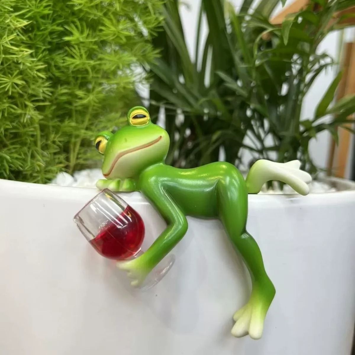 Creative Frog Resin Garden Planter
