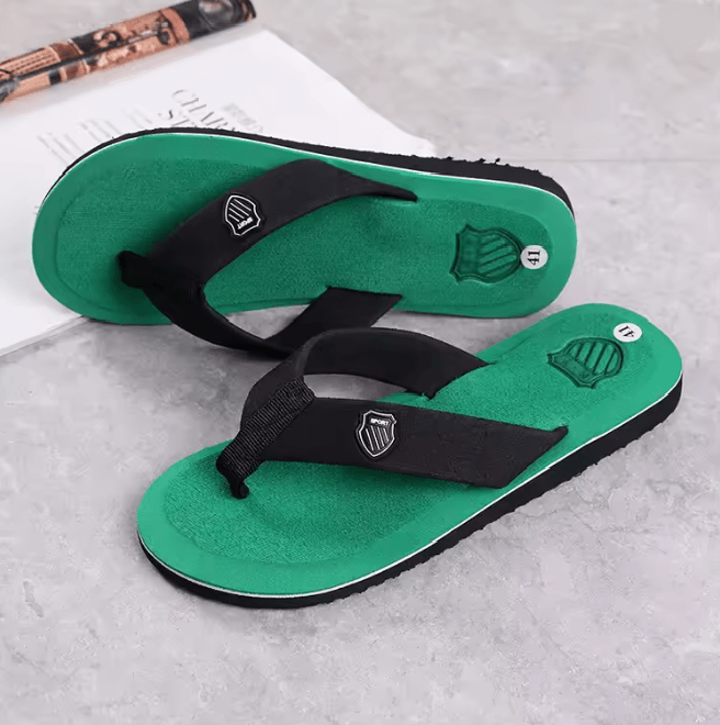 UrbanEase Mens Casual Flip Flops Non Slip Summer Beach Slides