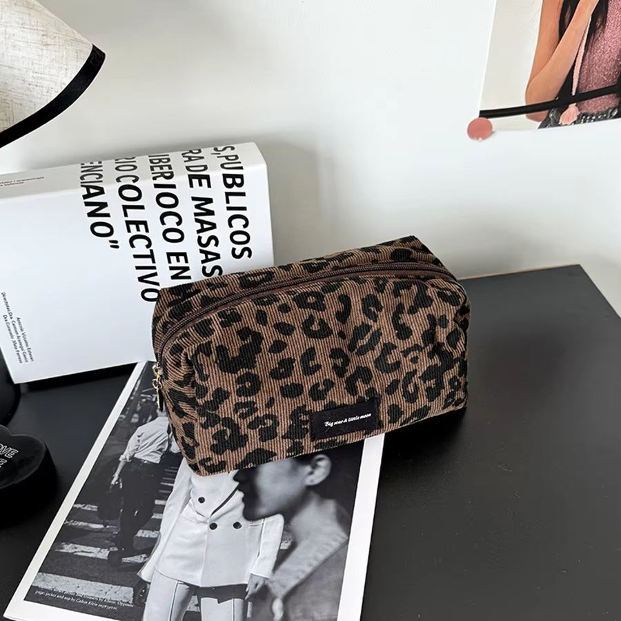 Unique Leopard Print Makeup Bag – Large Capacity Cosmetic Organizer and Lipstick Storage Pouch