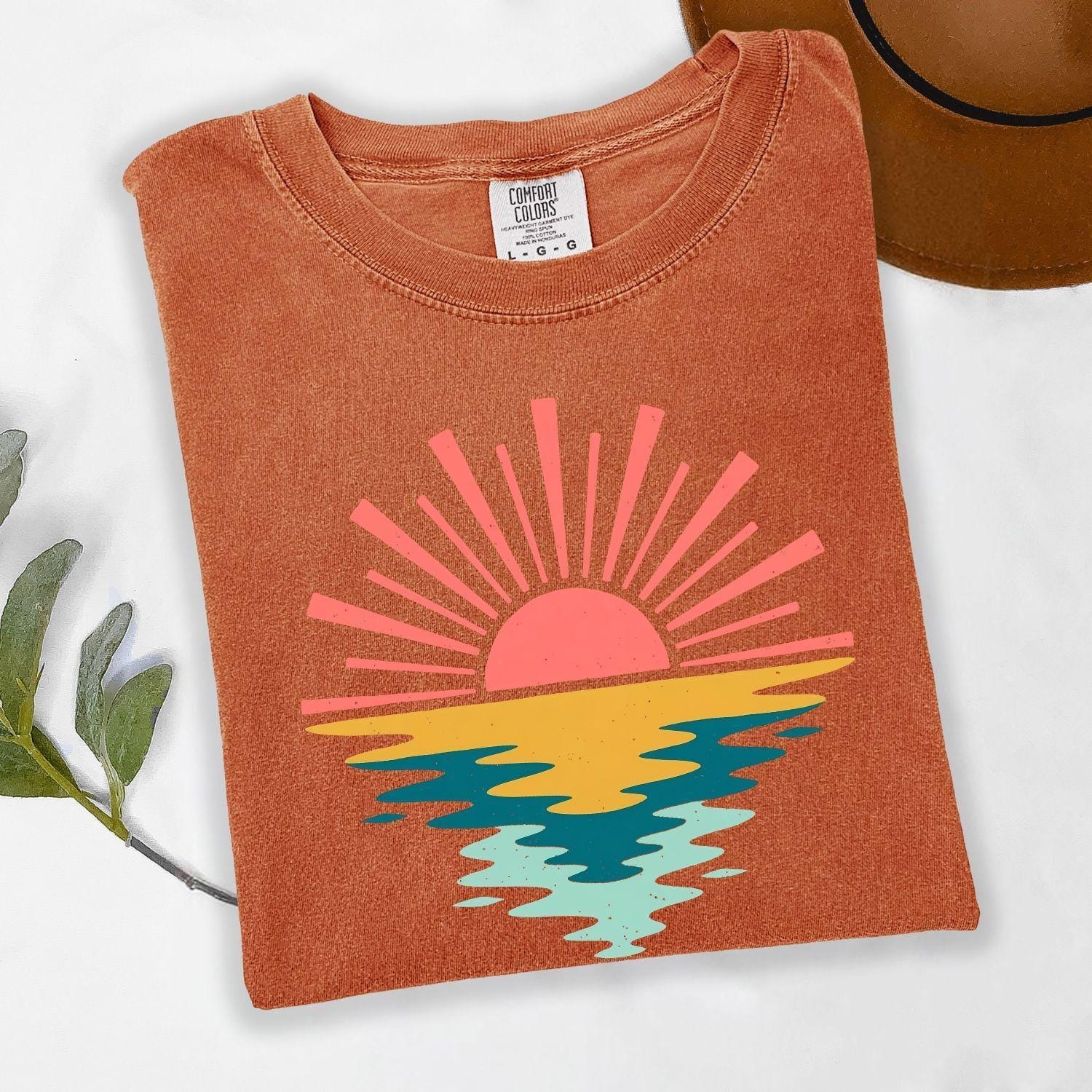 Comfort Colors Sunset Beach Shirt, Retro Ocean Sunrise Tee, Vintage Summer Graphic T, Vacation T, Cute Travel Shirt