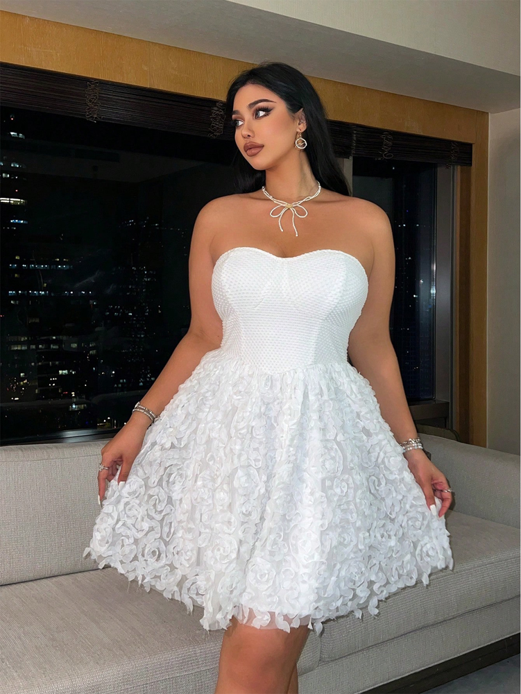 Models Elegant Three-Dimensional Flowers Corset Dress with Flowers Net Yarn Patchwork in Polyester Material