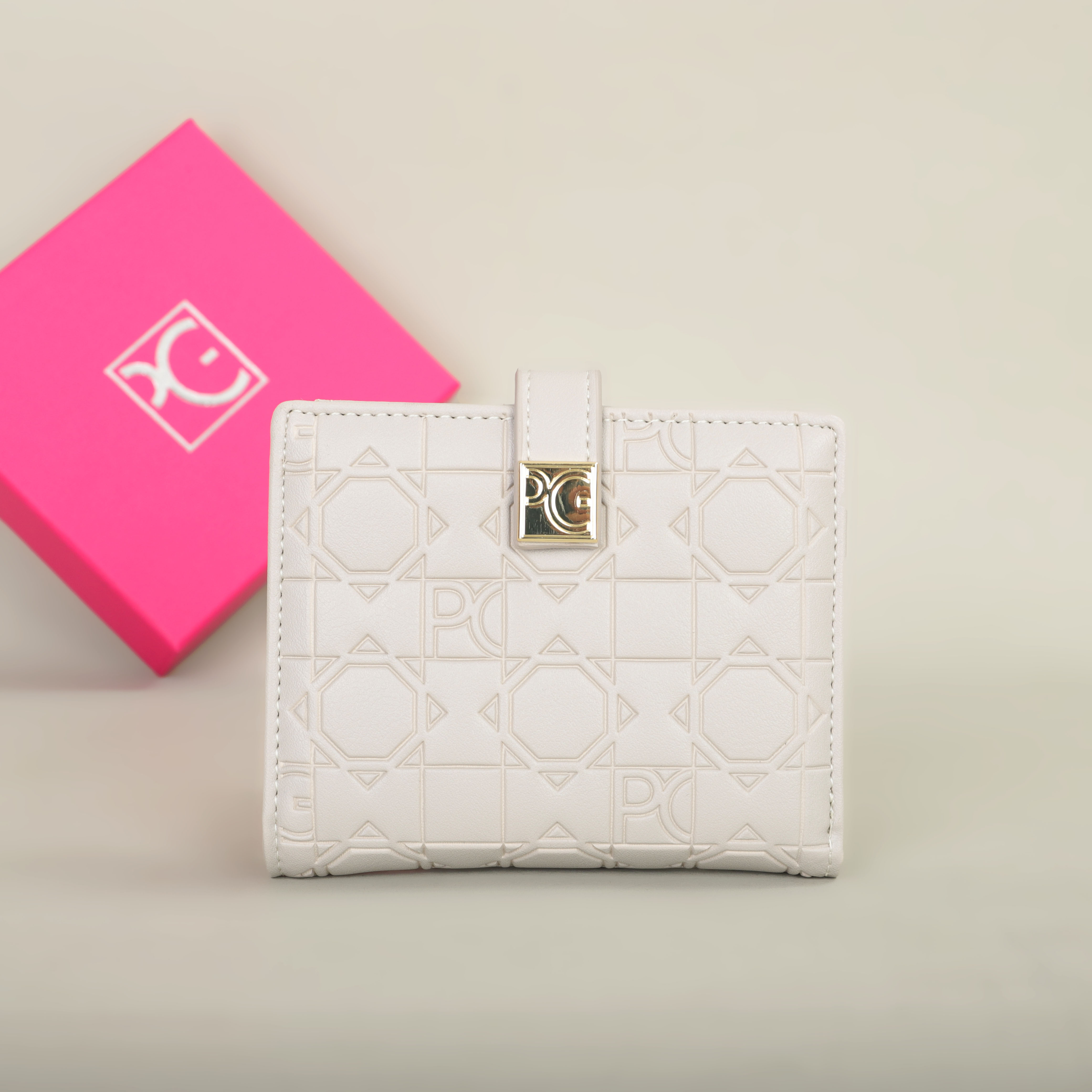 Fashion Retro Women's Wallet Portable Card Holder & Letter Printed Organizer