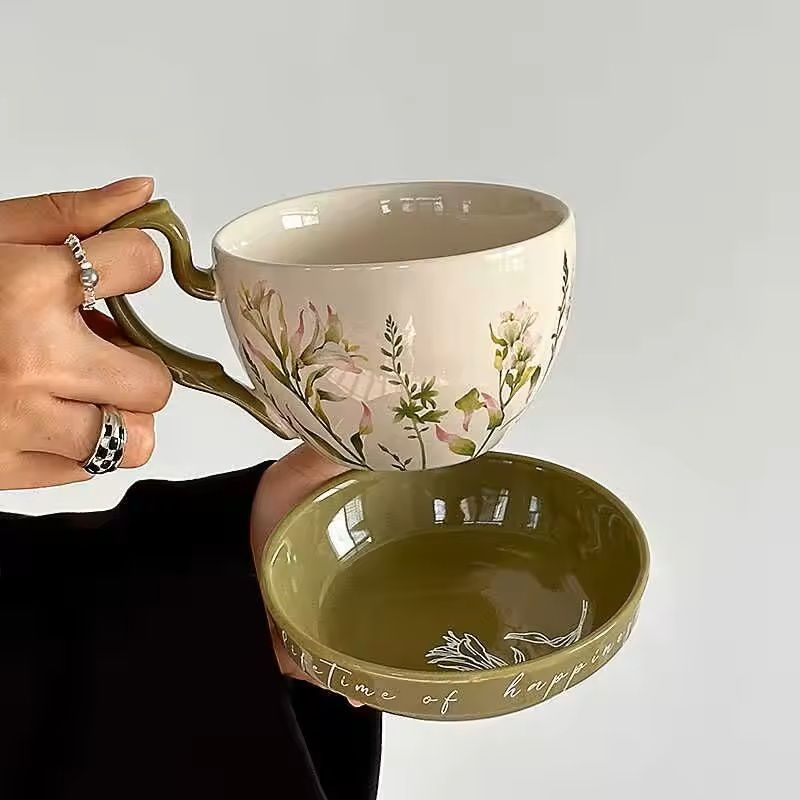 Large Ceramic Breakfast Mug with Lid and Saucer, Retro Style
