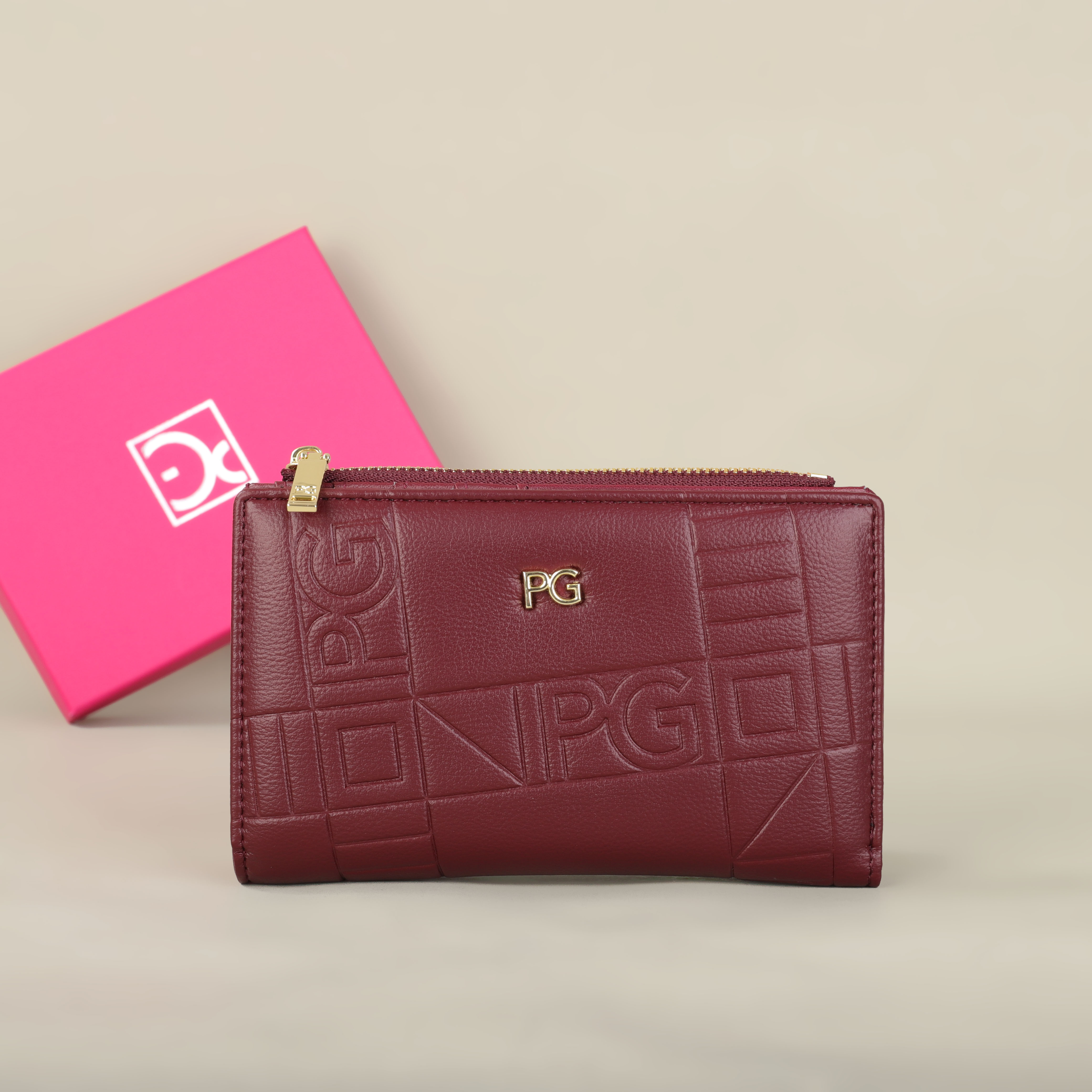 Classic Retro Womens Wallet Stylish Portable Card Bag with Letter Print