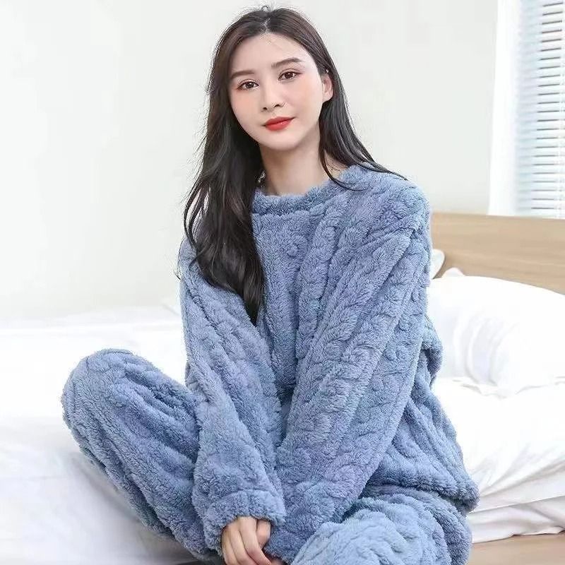 Womens Thickened Flannel Pajama Set with Long Sleeves