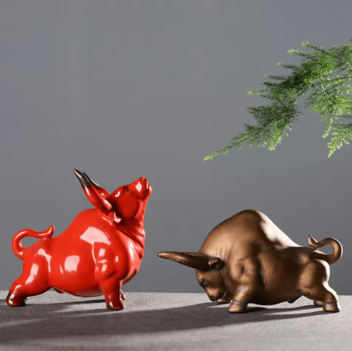 Luxury Ceramic Lucky Bull Statue Nordic Retro Desk & Home Decor Sculpture