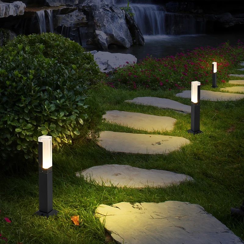 Modern Minimalist Aluminum Outdoor LED Lawn Light for Courtyards & Pathways