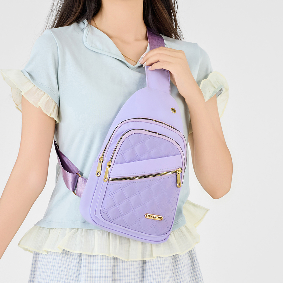 Quilted Crossbody Chest Bag for Women Outdoor Hiking & Travel Sling Bag with Earphone Hole