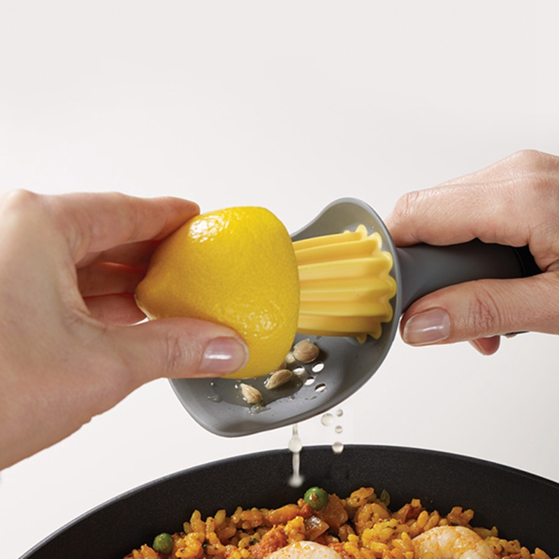 Manual Citrus Juicer Lemon Squeezer Handheld Orange Juicer for Fresh Juice Anywhere