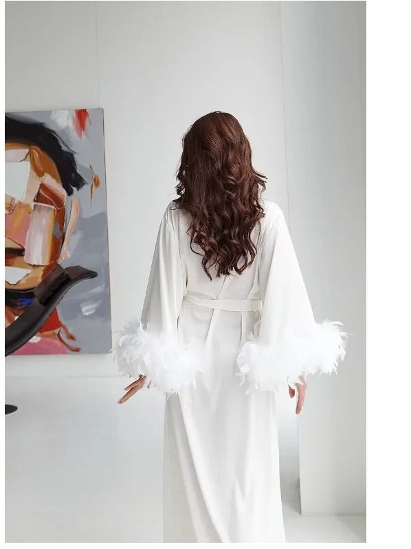 Luxurious Feather-Trimmed Silk Boudoir Robe – Professional Satin Wedding Kimono for Brides