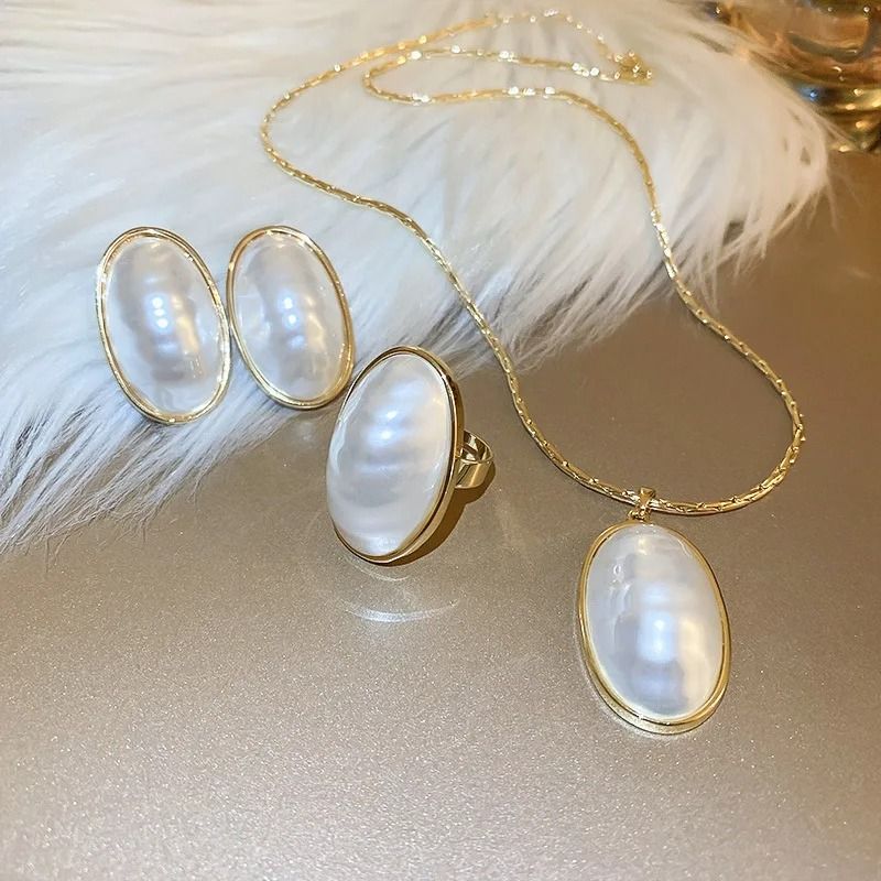 Large Oval Pearl Necklace And Stud Earring Set For Women