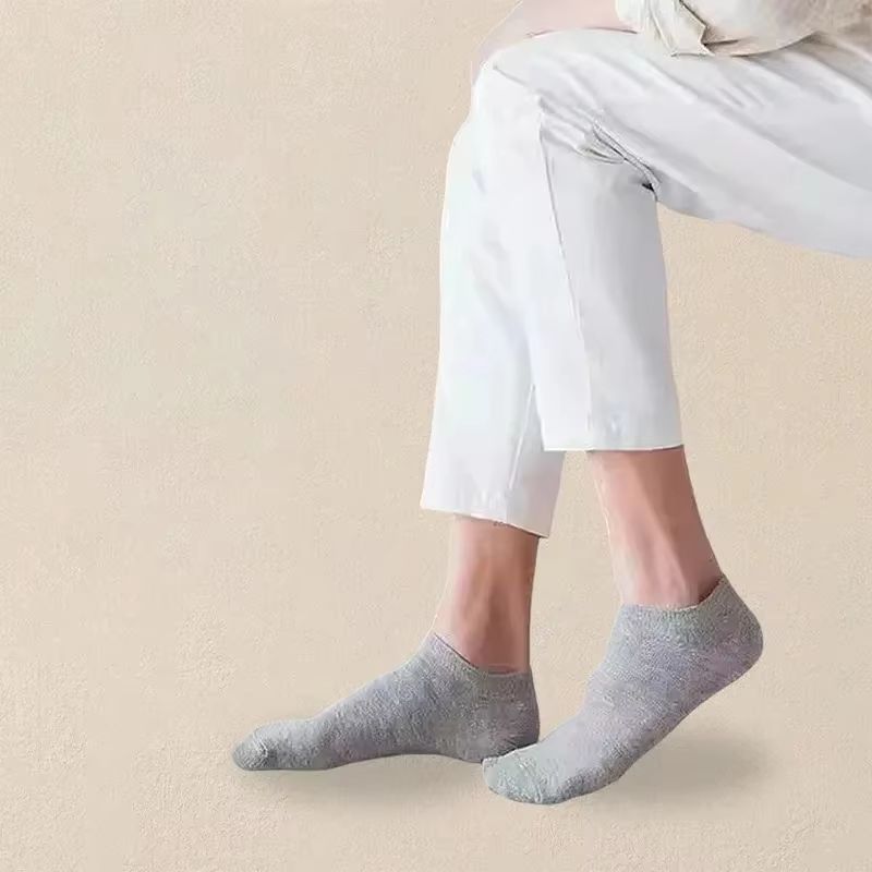Breathable Low-Cut Ankle Socks for Men and Women (1–6 Pairs)