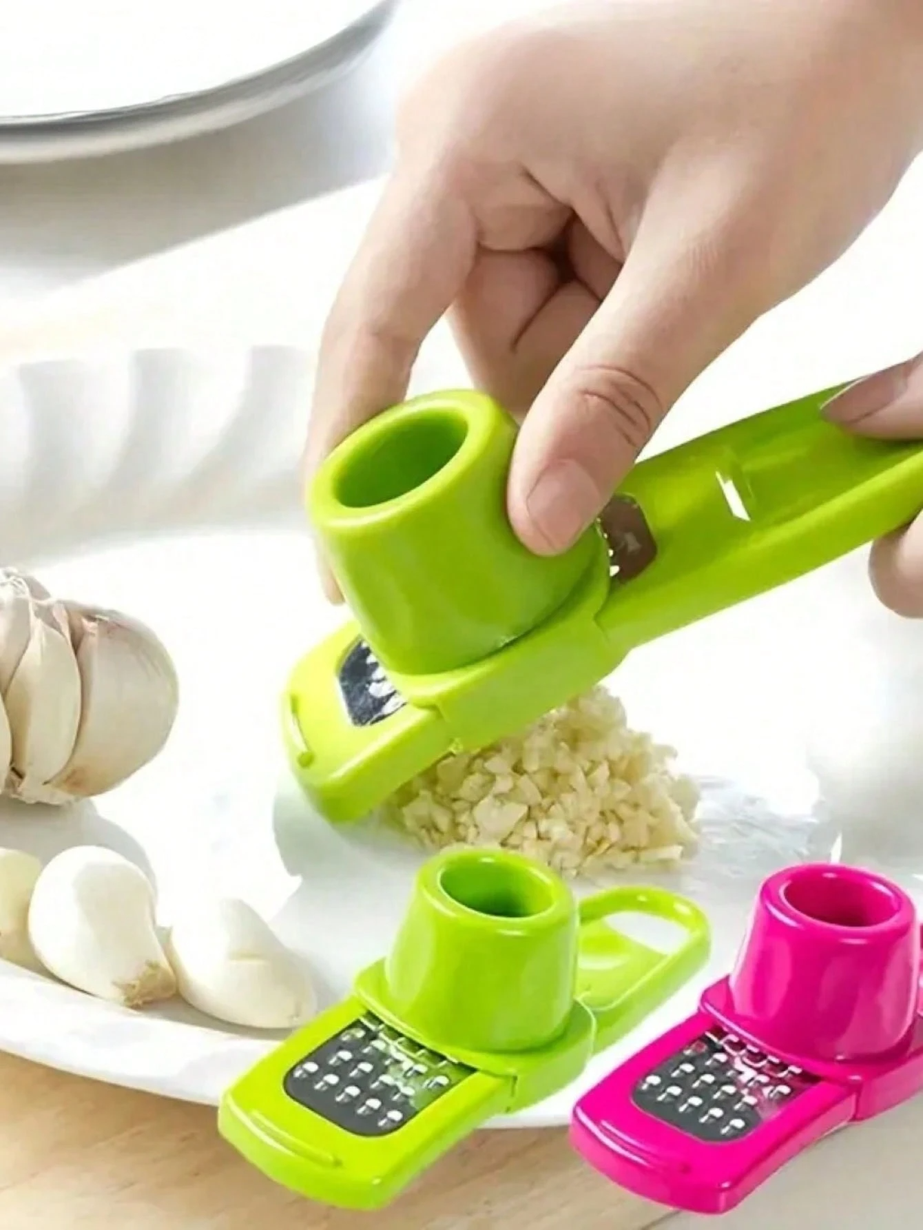 Creative Mini Garlic Grinder Kitchen Garlic Mash Manual Garlic Press Green Kitchen Tool