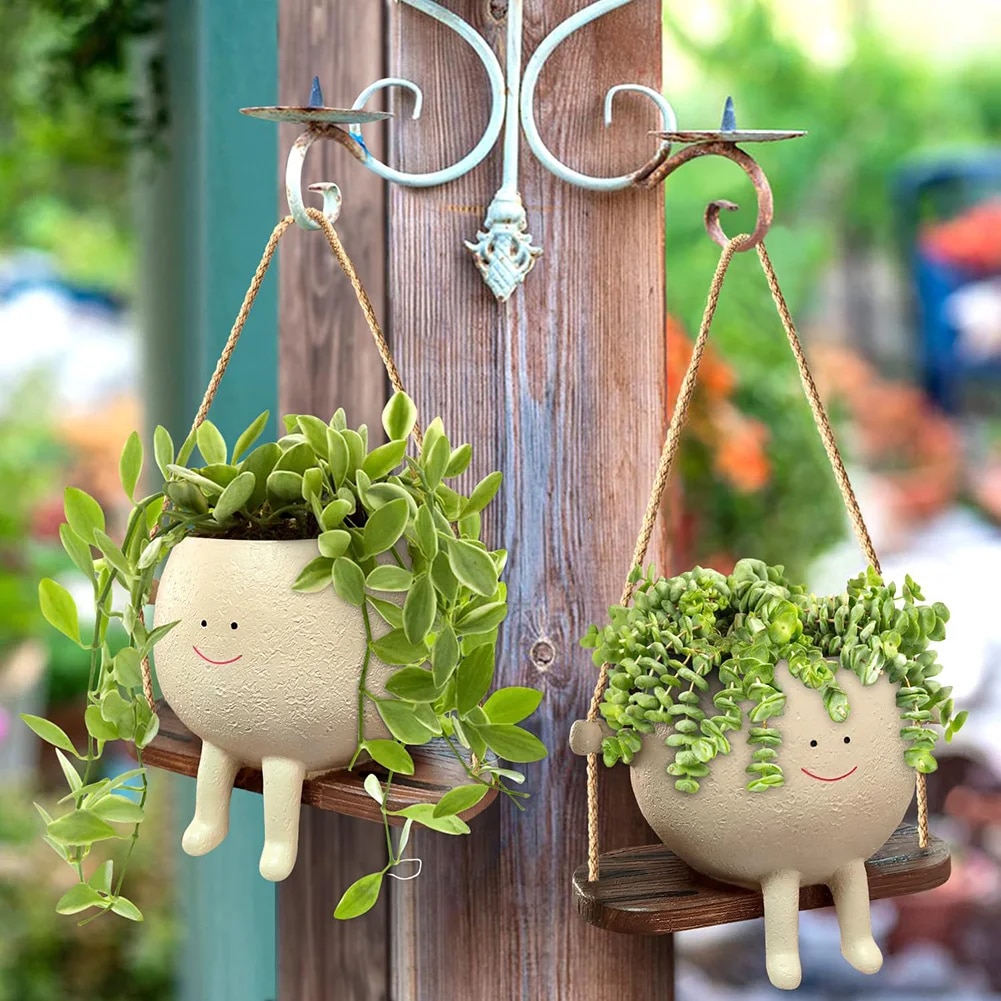 Smiling Face Planter: Creative Wall Hanging Pot for Garden DEcor 1