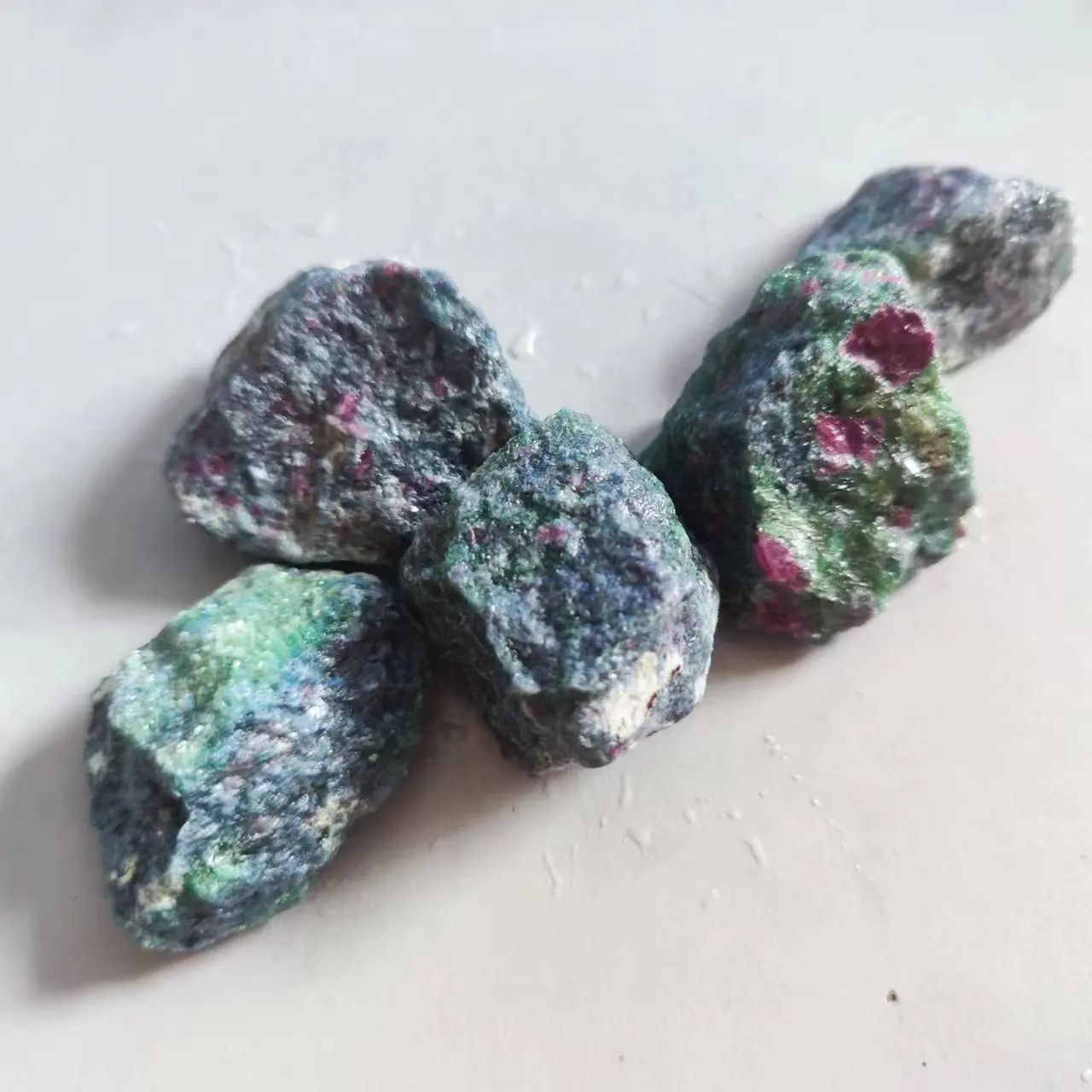 Natural Raw Gemstone Collection – Emerald, Sapphire & Ruby UV Reactive Mineral Display Stones