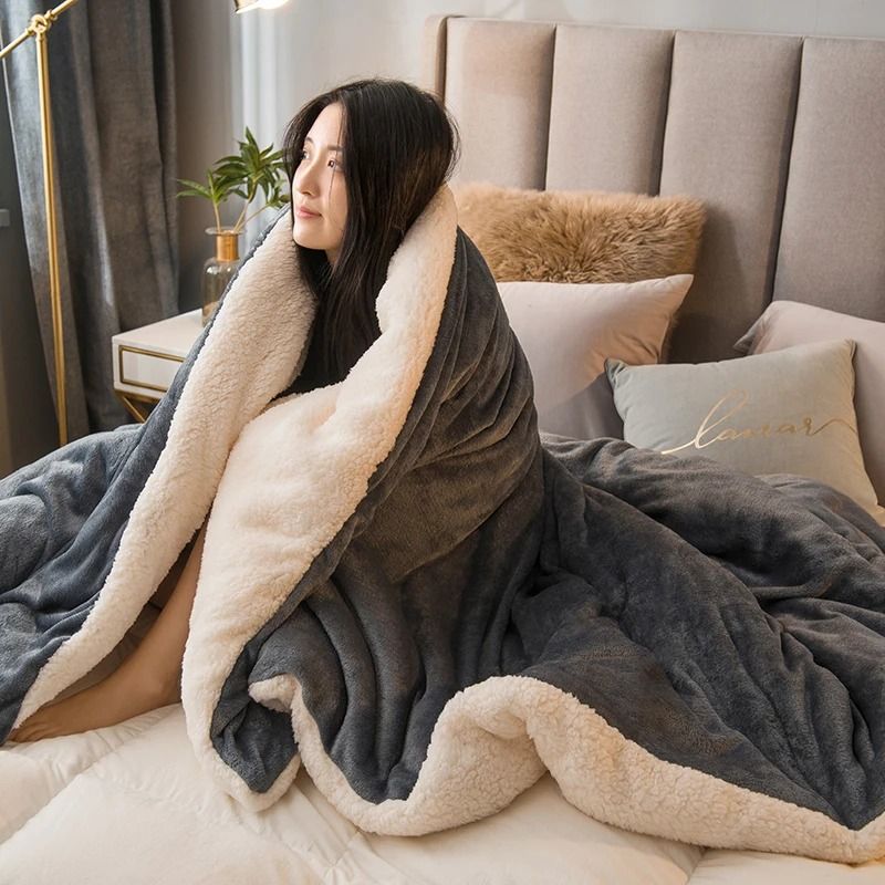 Double-Sided Wool Throw Blanket – Warm Winter Bedspread and Camping Cover for Double or Queen Beds
