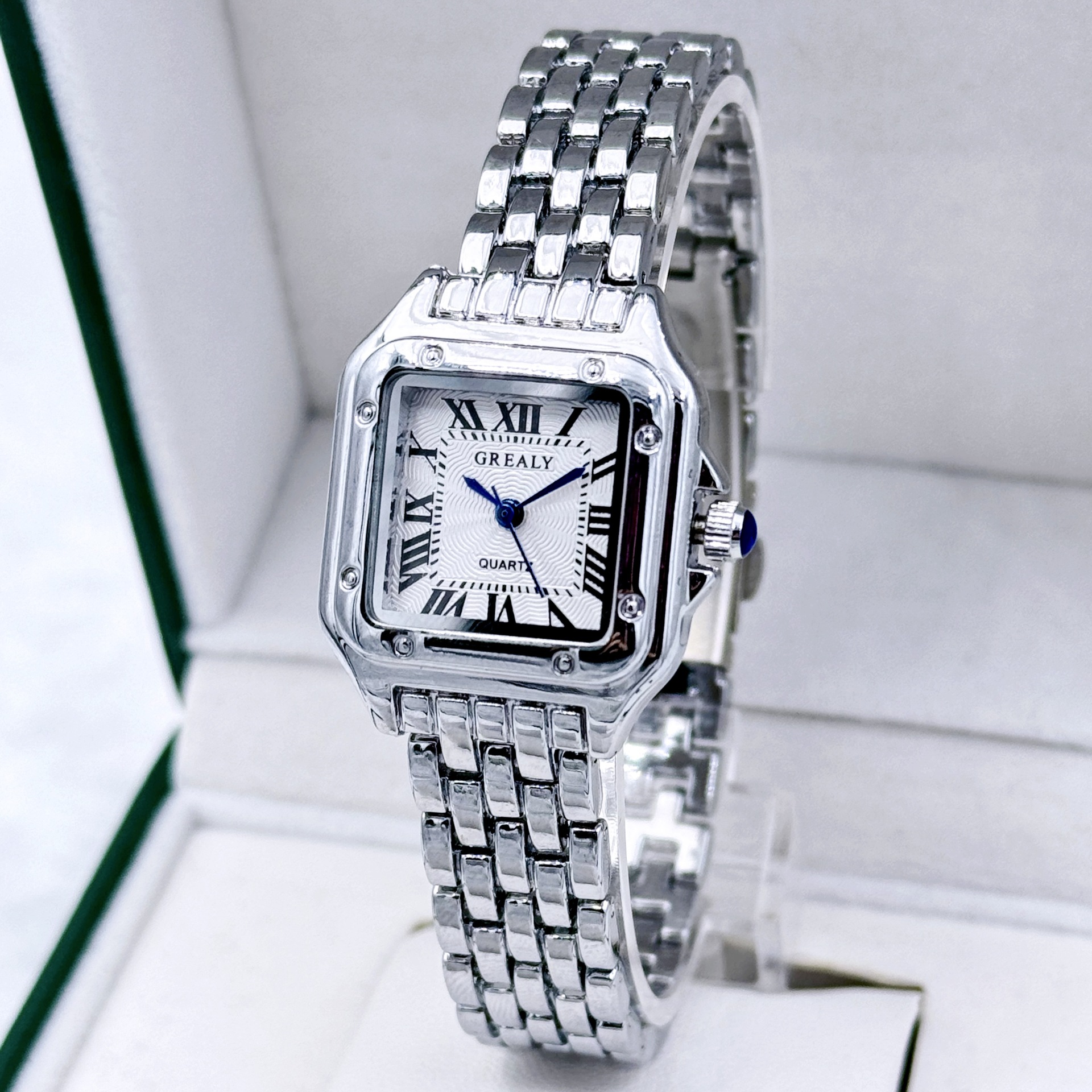 Elegant Gold Stainless Steel Women's Quartz Wristwatch Light Luxury Business Fashion Watch