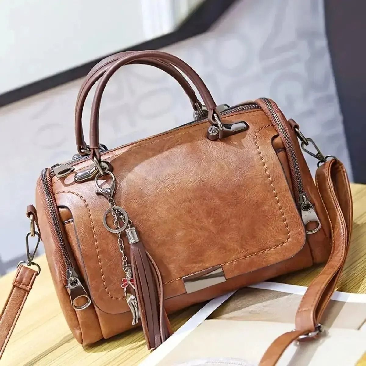 Elegant Tassel Shoulder Handbag with Large Capacity