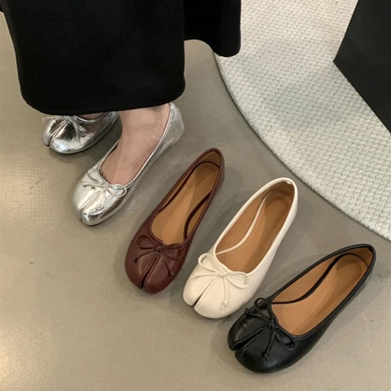 Women's Flats with Soft Ballet Design and Bow Detail