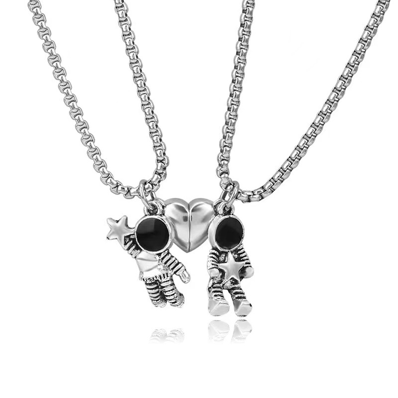 Astronaut Star Magnetic Heart Necklace, Creative Spaceman Pendant Couple Jewelry, Lovers Friendship Gift