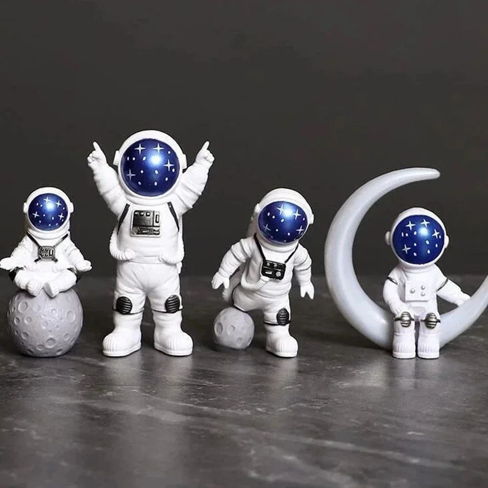 4pcs Astronaut Figurine Set – Space Spaceman Mini Statues for Kids, Desk & Home Decor