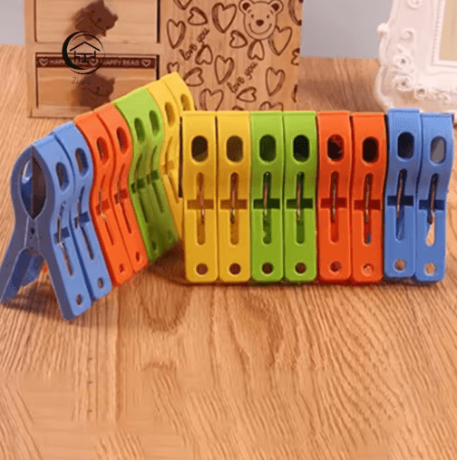 8PCS Large Plastic Hanger Clips Windproof Heavy Duty Towel and Clothes Pegs