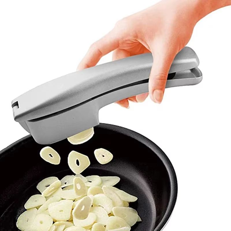 Dual-Action Zinc Alloy Garlic Press & Slicer – 2-in-1 Manual Kitchen Gadget
