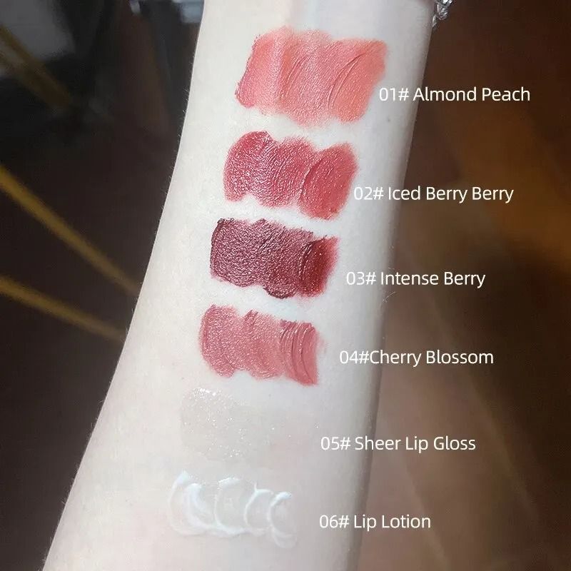 Matte Liquid Lipstick Set with Gloss, Lip Plumper and Necklace 6 Piece Gift Set