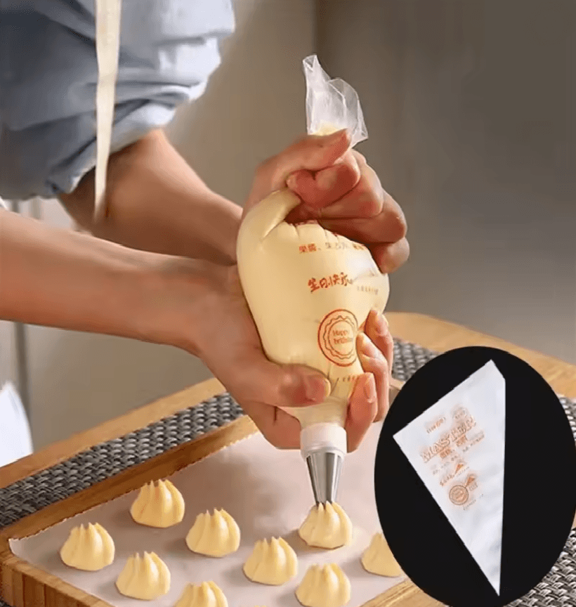 ProBake 100 Pack Thick Disposable Pastry Bags for Easy Cake and Icing Decoration