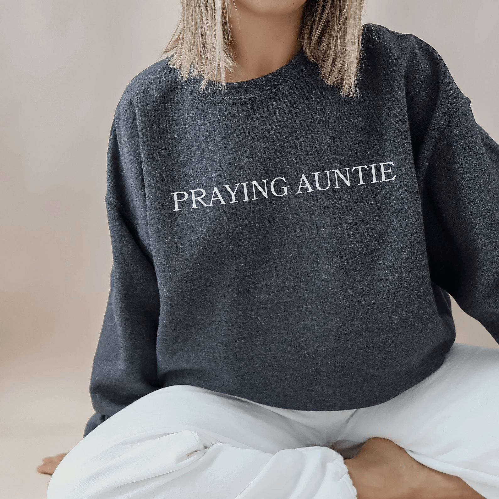 Praying Auntie Sweatshirt Faith Aunt Gift Cozy Christian Auntie Crewneck