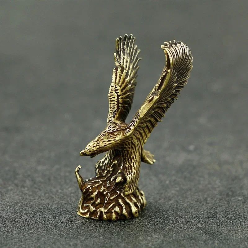 Vintage Brass Eagle Figurine Desk Ornament – Antique Copper Eagle Statue for Home & Office Decor