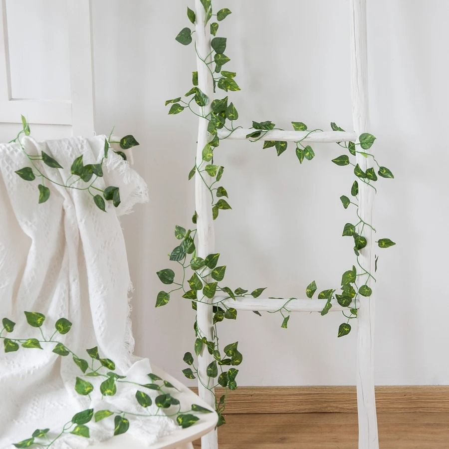 Artificial Christmas Garland Vine – High-Definition Vertical Botanical Sculpture