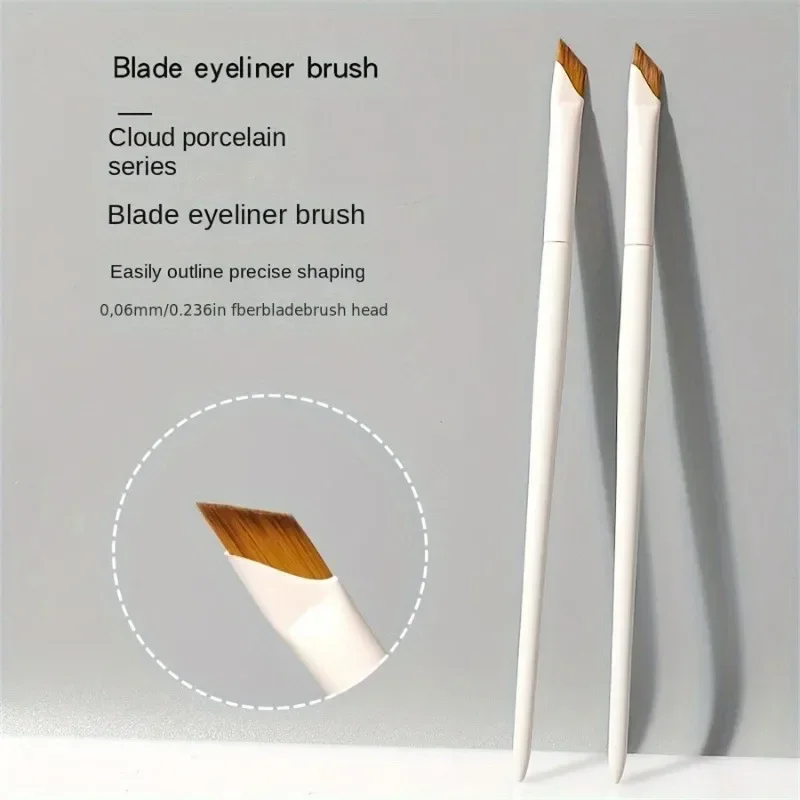 Makeup Brush, Angle Tip Eyeliner Brush, Flat Angle Eyebrow Brush, Detail Eye Area Brush for Precise Application